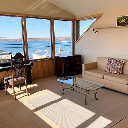 Hotel Wolfe Island Marysville 외부 사진