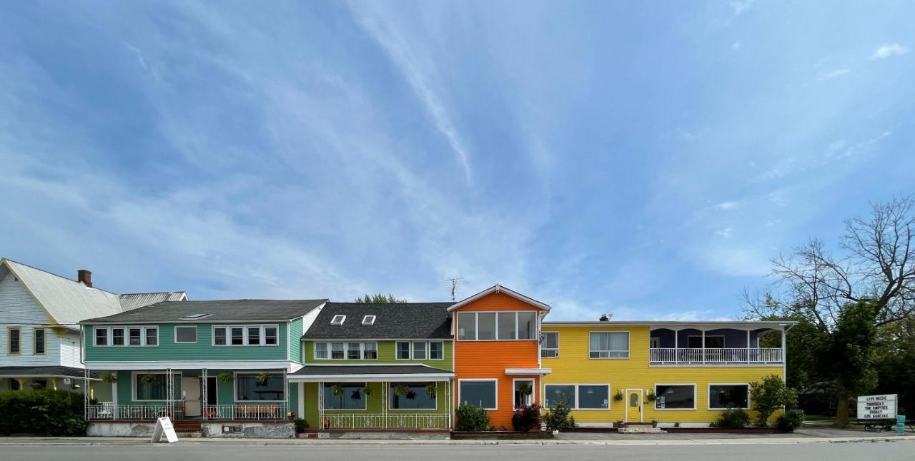 Hotel Wolfe Island Marysville 외부 사진