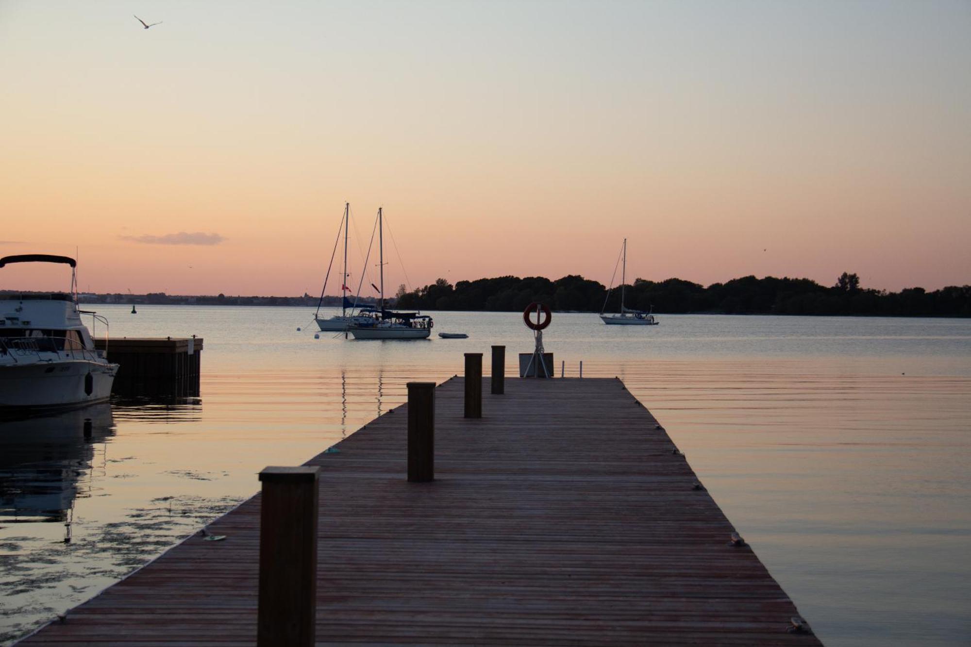 Hotel Wolfe Island Marysville 외부 사진