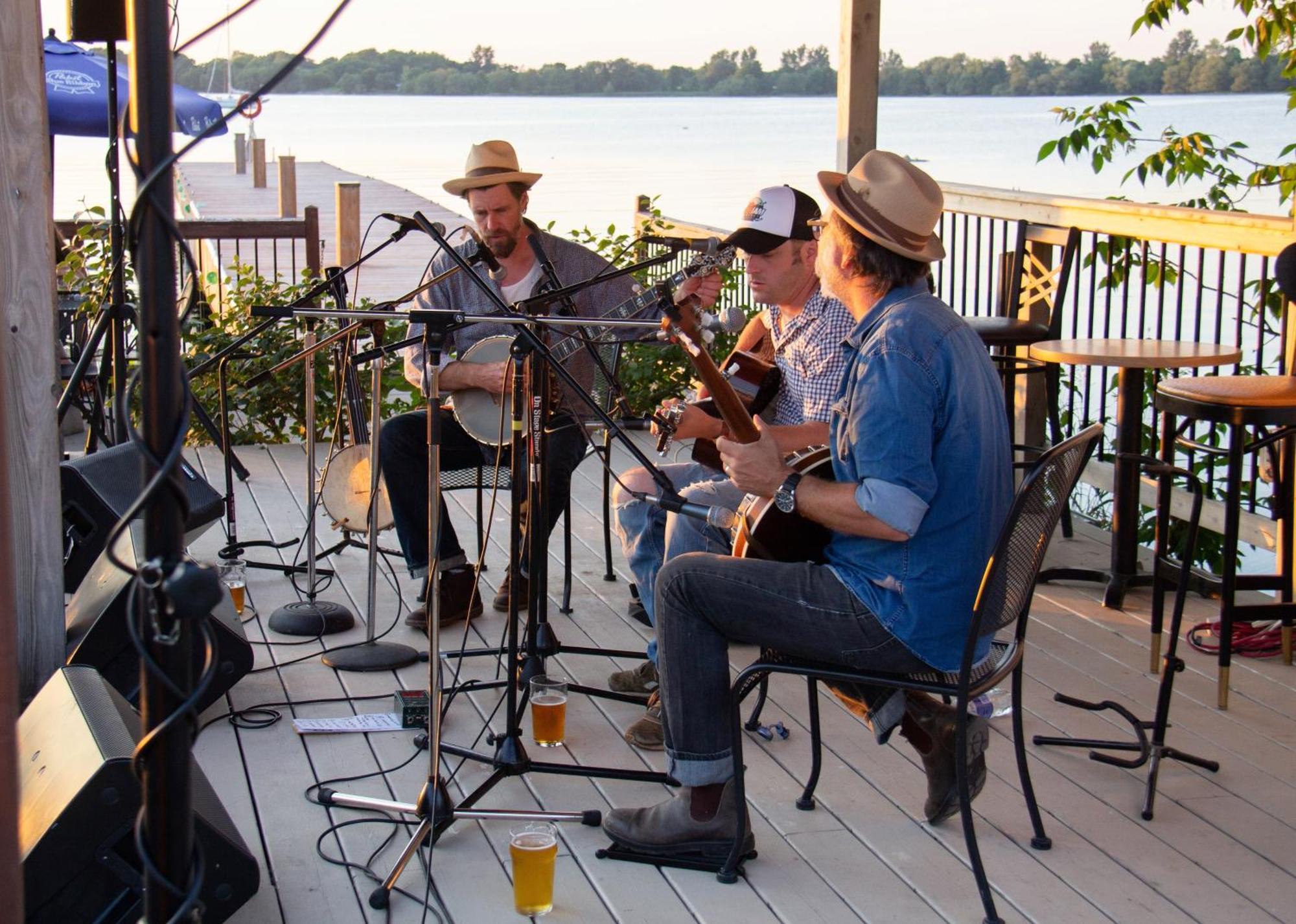 Hotel Wolfe Island Marysville 외부 사진