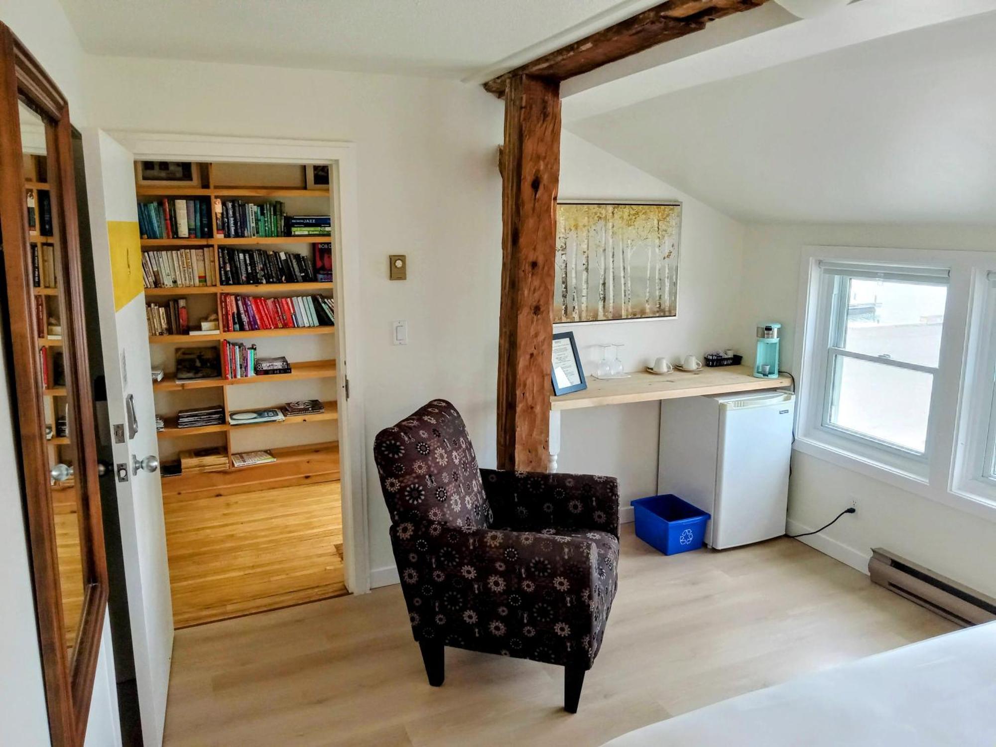 Hotel Wolfe Island Marysville 외부 사진