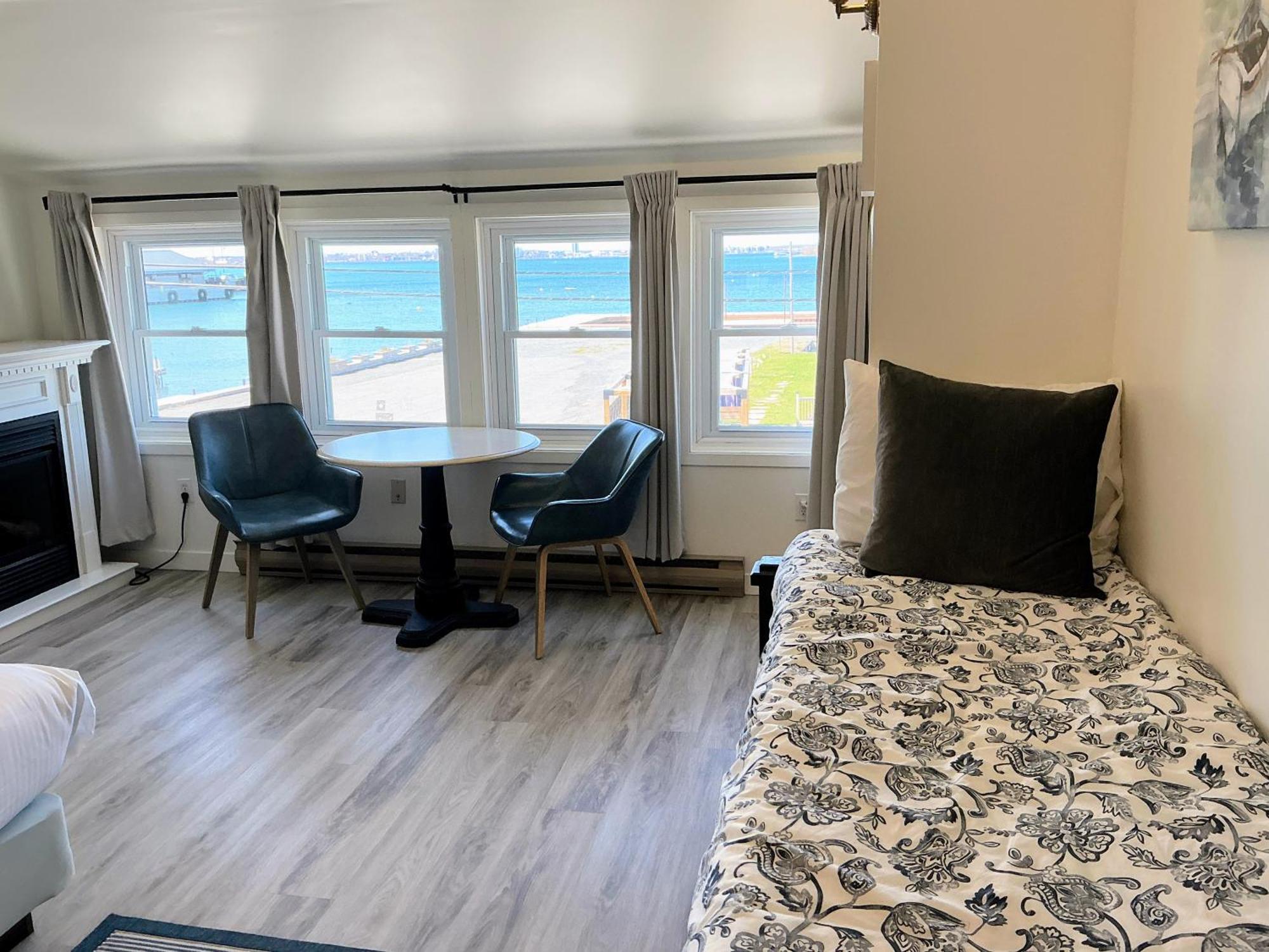 Hotel Wolfe Island Marysville 외부 사진
